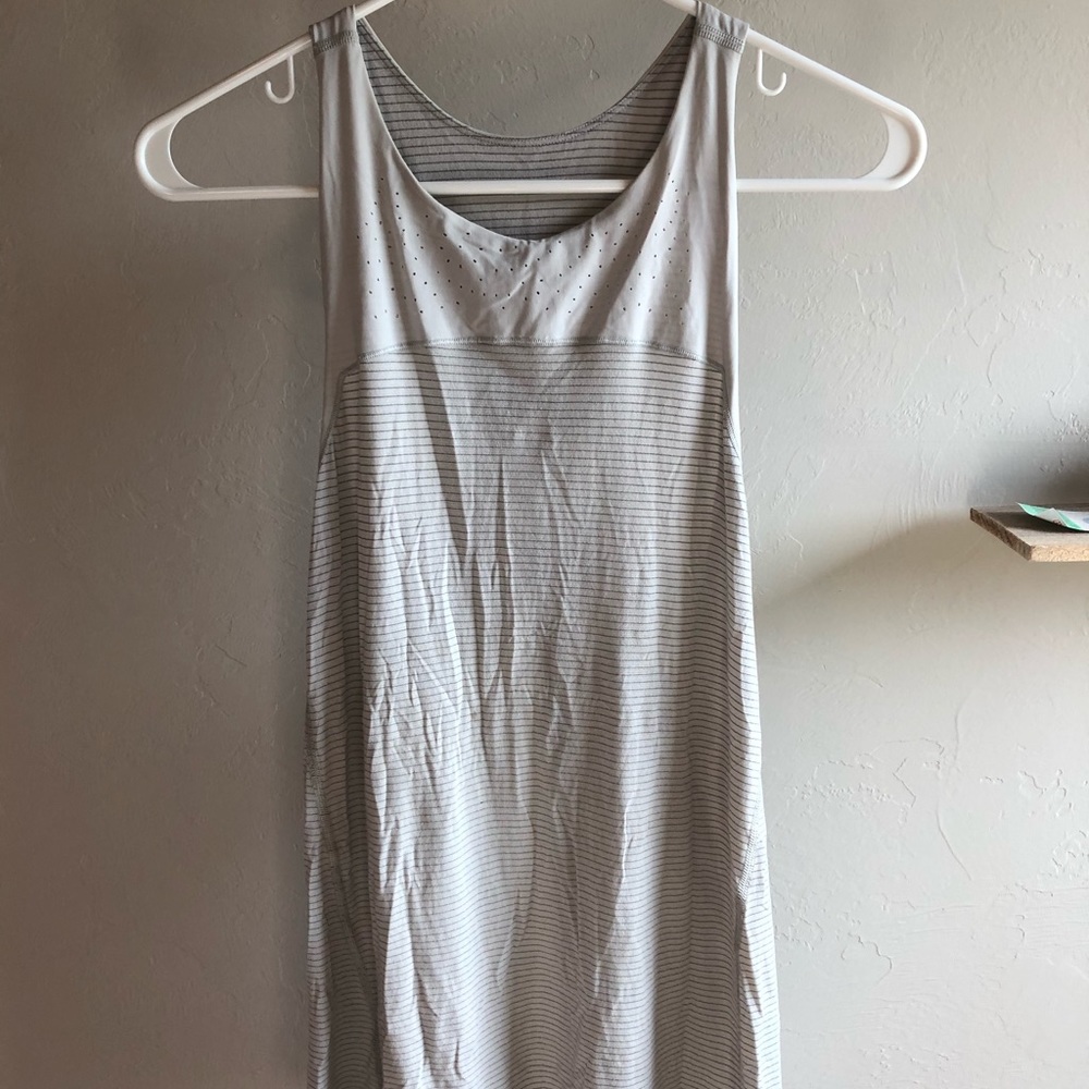 LULULEMON TANK